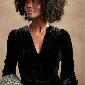 NEW Banana Republic Velvet Twist Front Mini Dress with Silk in Black Size 4